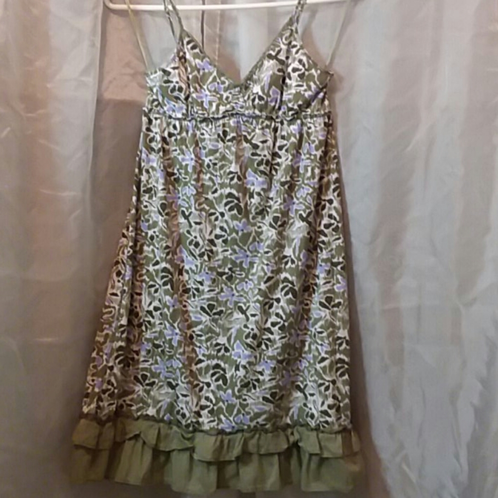 AEROPOSTALE sun dress w/bottom ruffle. Size M